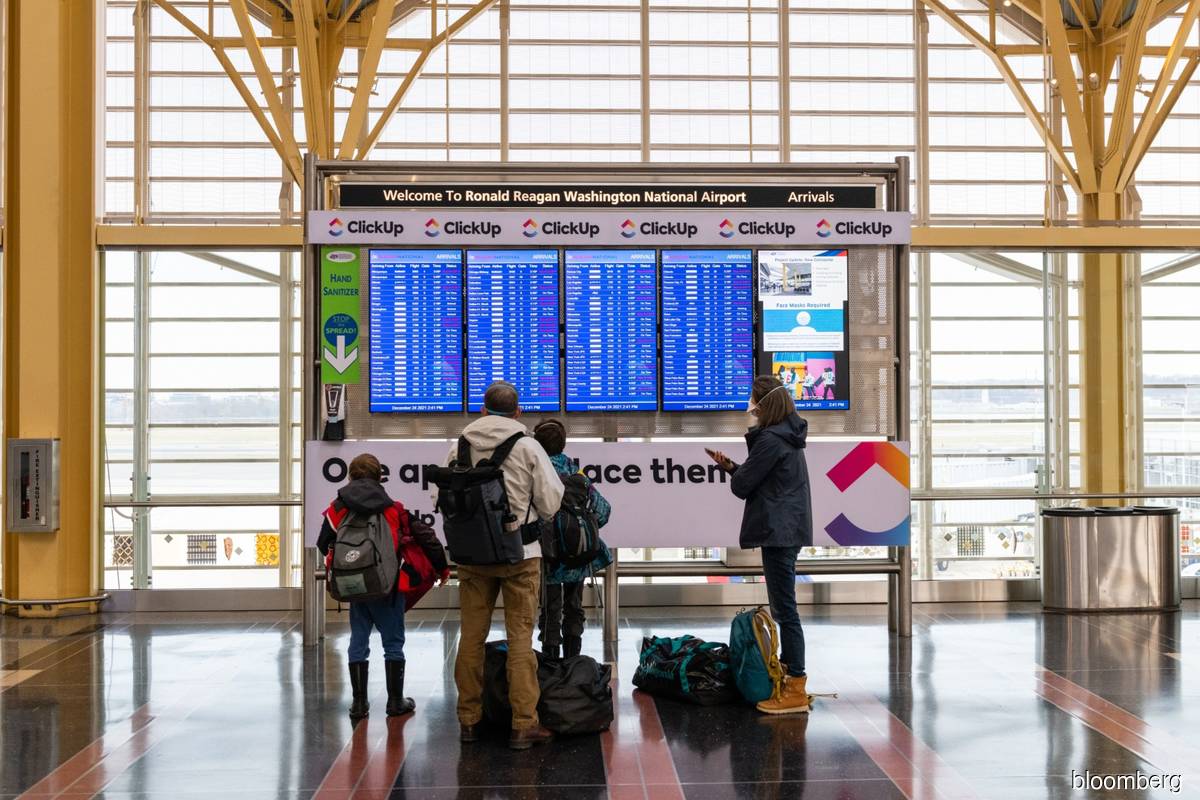 US FAA details 50 airports that will have 5G buffer zones